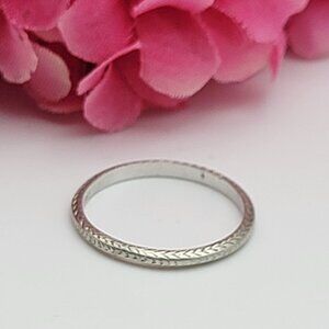 Vintage 1929 Platinum Art Deco Wedding Band – Wheat Motif, Size 8